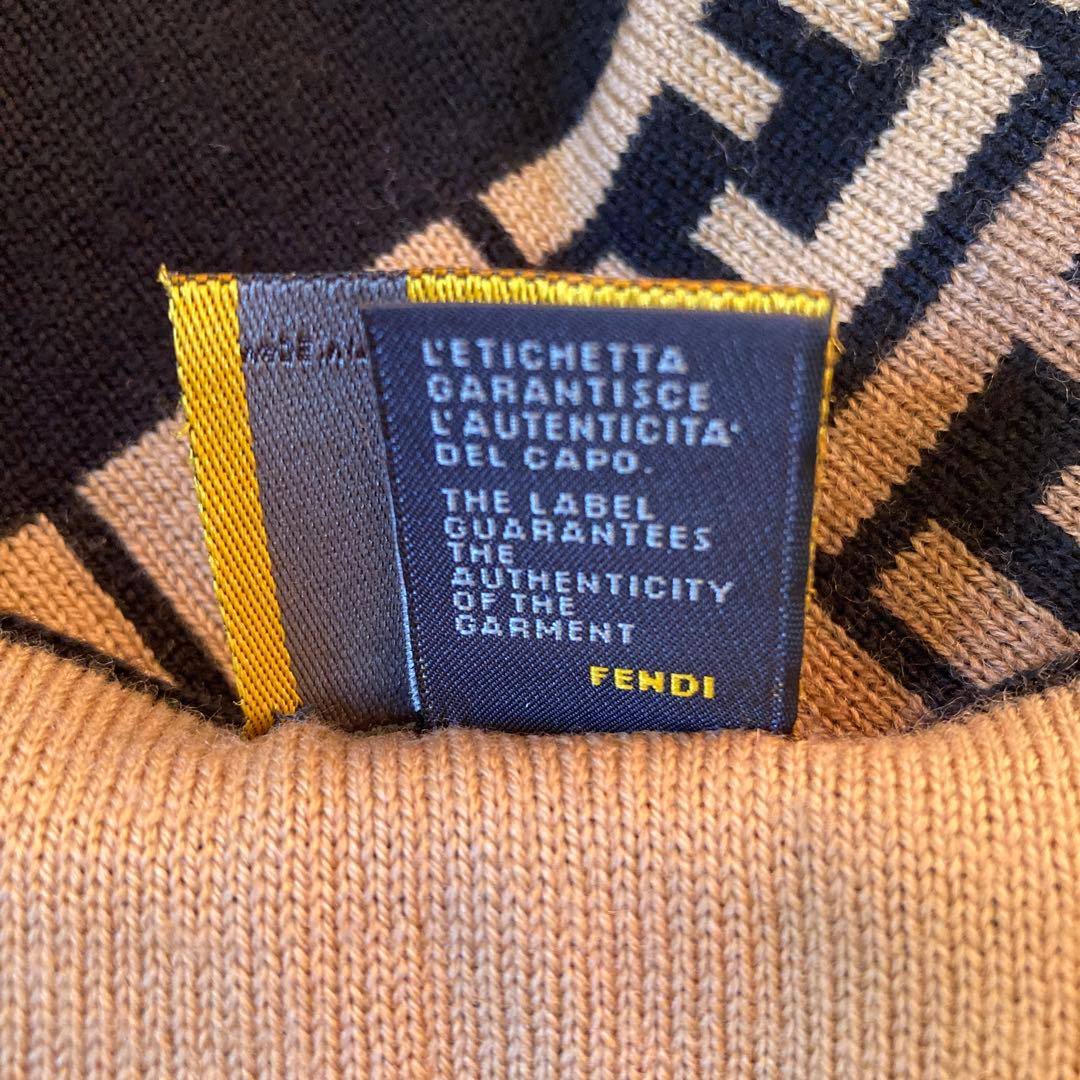 FENDI ロゴパターン マフラー 黒/ベージュ　美品