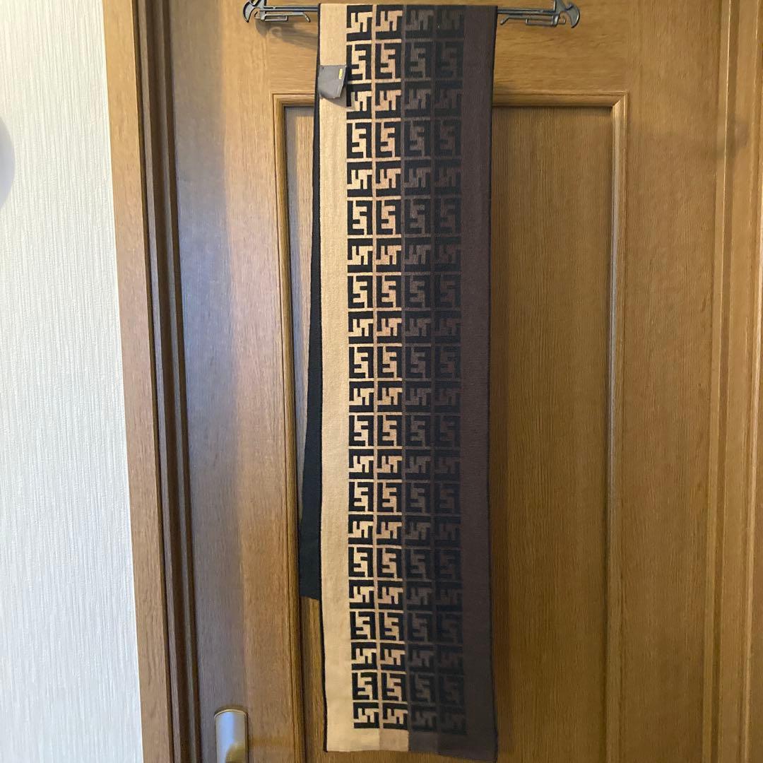 FENDI ロゴパターン マフラー 黒/ベージュ　美品