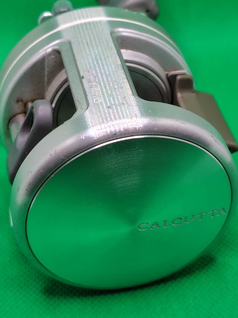 シマノ　ベイトリール　カルカッタ200