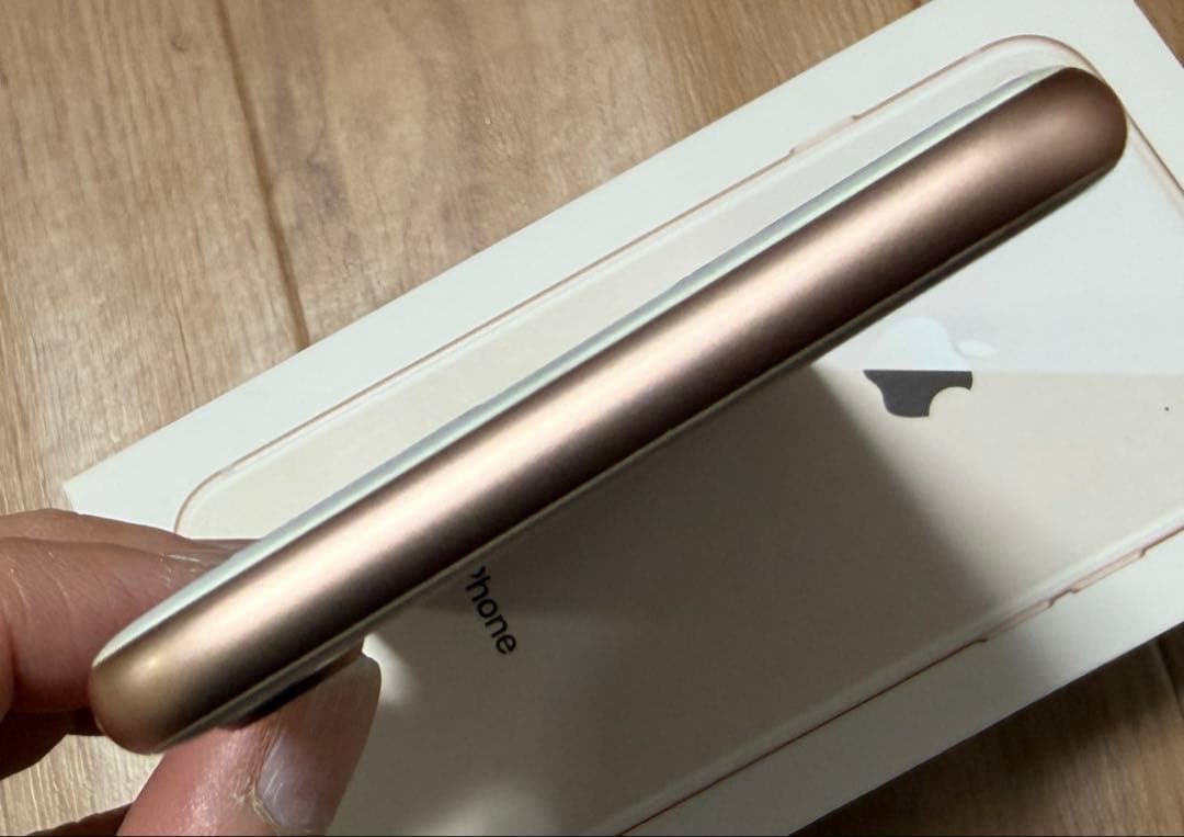 SIMフリー iPhone 8 256GB ゴールド 美品 バッテリー良好