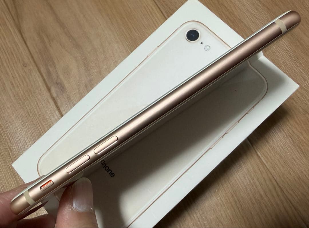 SIMフリー iPhone 8 256GB ゴールド 美品 バッテリー良好