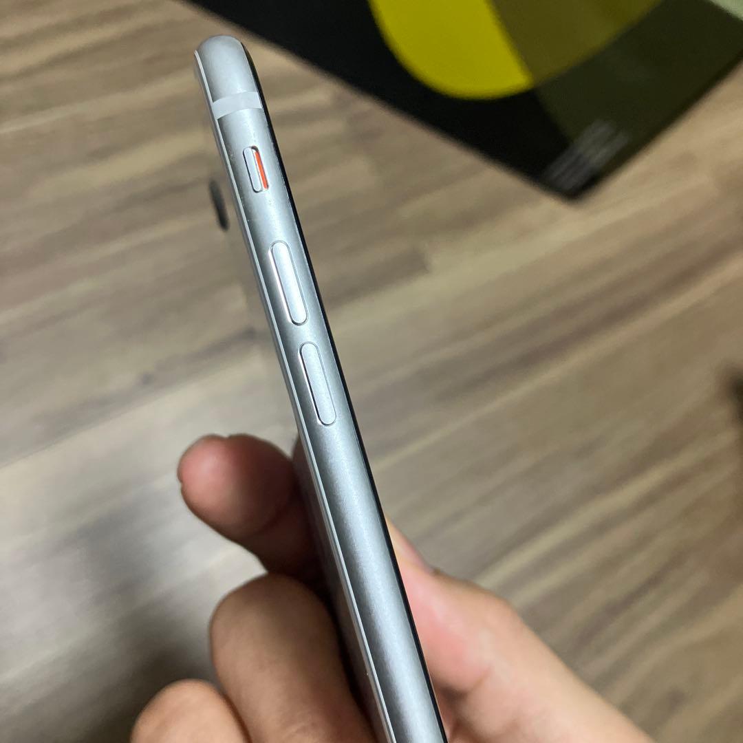 iphone se2 128GB ホワイト