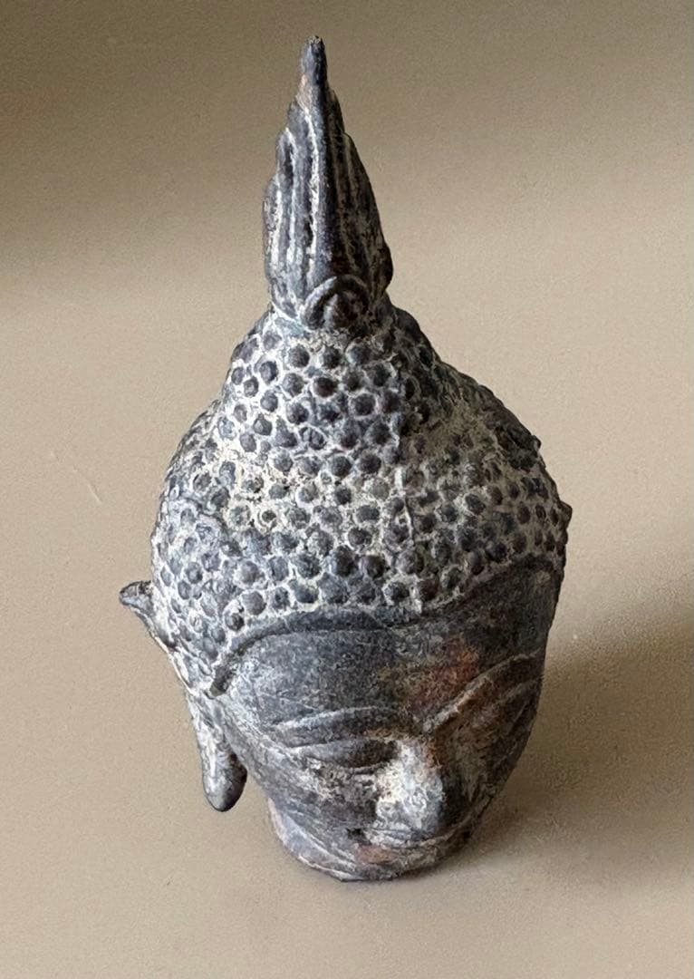 スコータイタイ様式　石仏　Buddha 仏頭