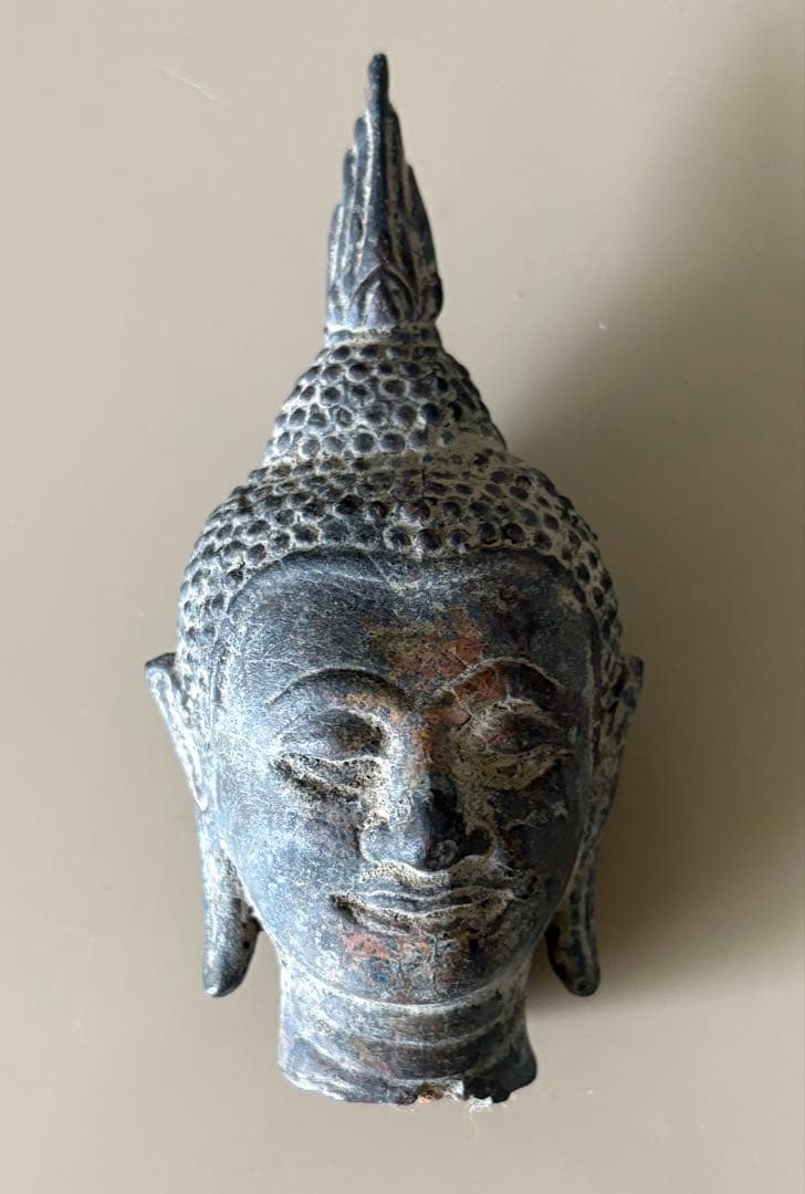 スコータイタイ様式　石仏　Buddha 仏頭