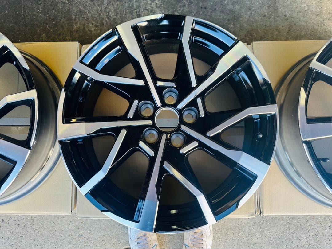 新品未使用⭐︎ 60 プリウス PHEV 純正ホイール19インチ4本　新車外し