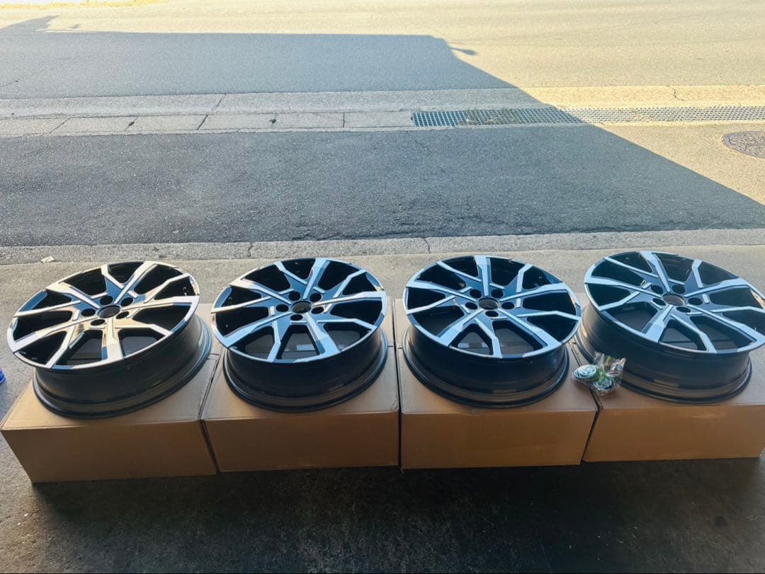 新品未使用⭐︎ 60 プリウス PHEV 純正ホイール19インチ4本　新車外し