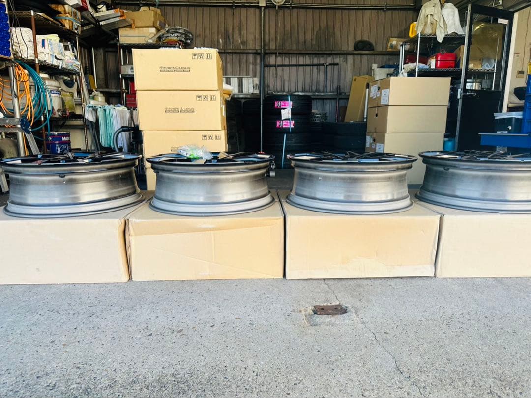 新品未使用⭐︎ 60 プリウス PHEV 純正ホイール19インチ4本　新車外し