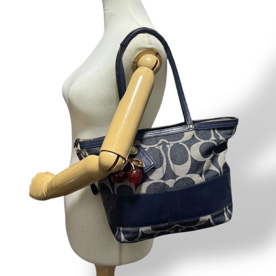 バッグ Coach Denim Signature Tote Bag