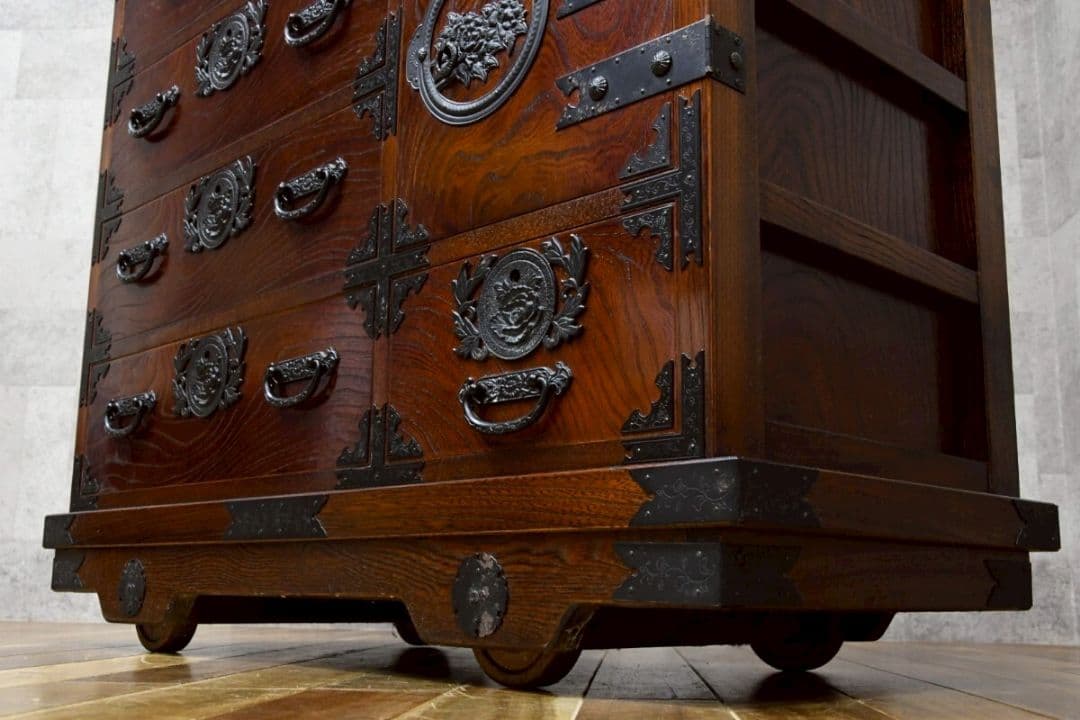 tr08198 民芸家具 チェスト 整理箪笥 和タンス 欅 古民具 車箪笥