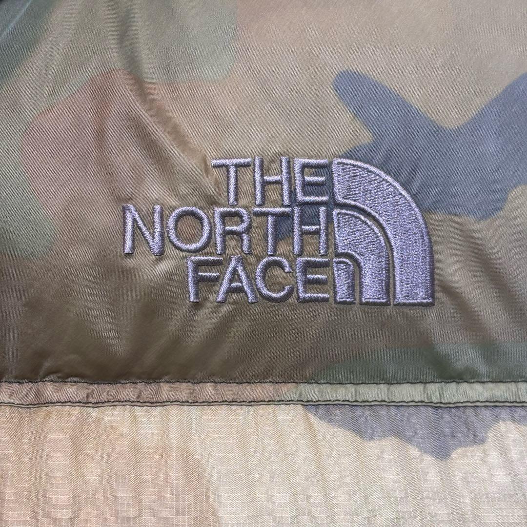 ザノースフェイス☆ダウンベスト　Ｍ　迷彩柄　ヌプシ