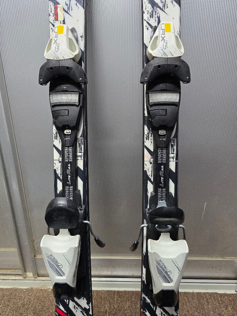 OGASAKA TRIUN G-Junior 130cm 子供スキー板 簡単調整