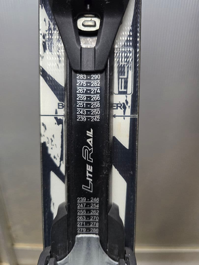 OGASAKA TRIUN G-Junior 130cm 子供スキー板 簡単調整