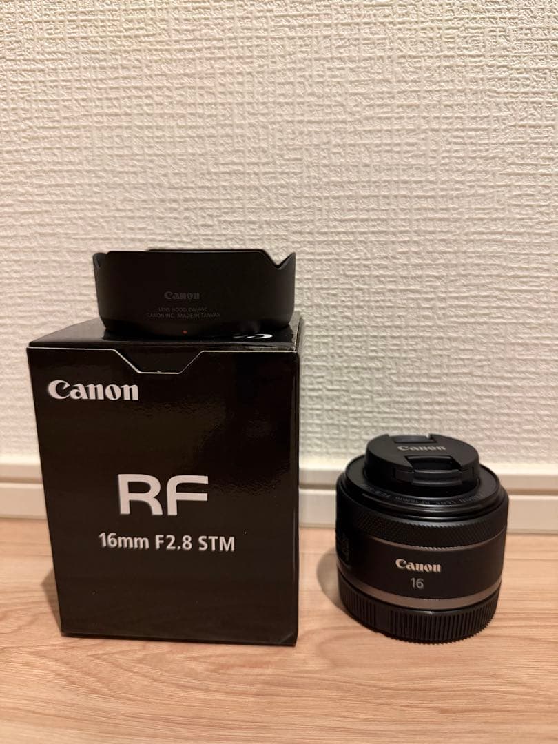 極上品【純正フード＋プロテクター付きCanon RF16mm F2.8 STM】