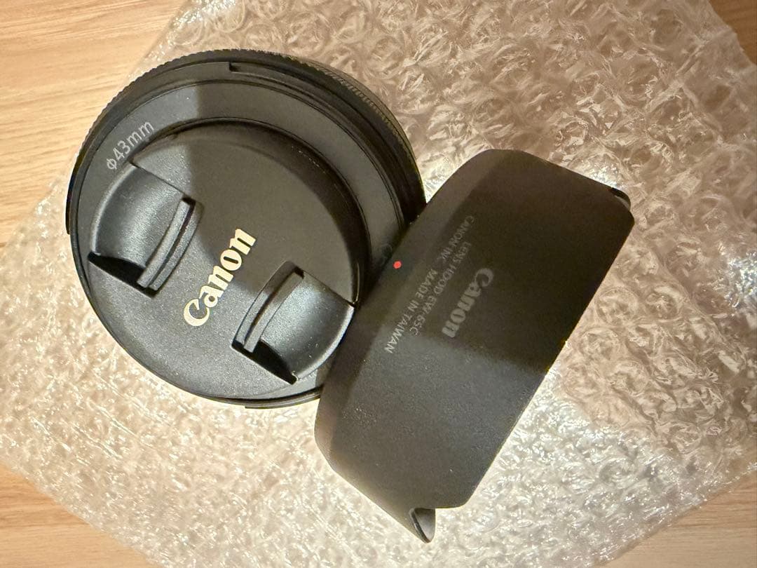 極上品【純正フード＋プロテクター付きCanon RF16mm F2.8 STM】