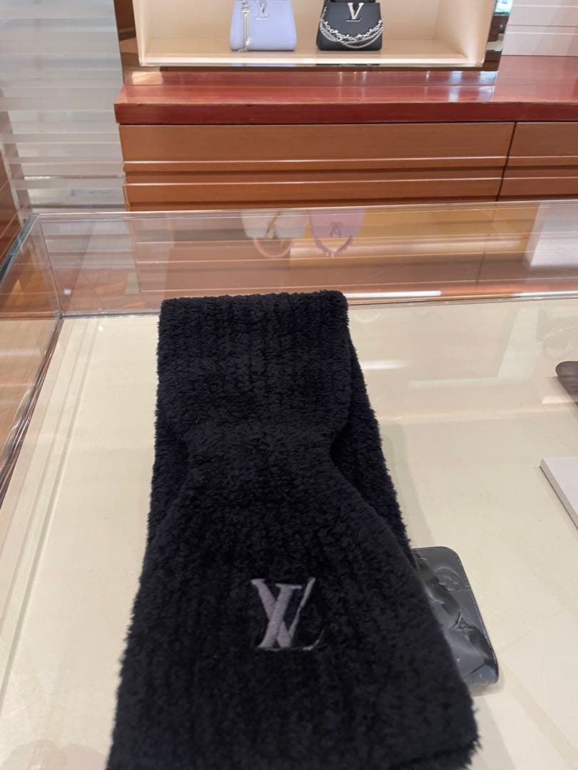 専用です　新品ルイヴィトン マフラー・オンリー LV・ミニ コンフィレシート付き