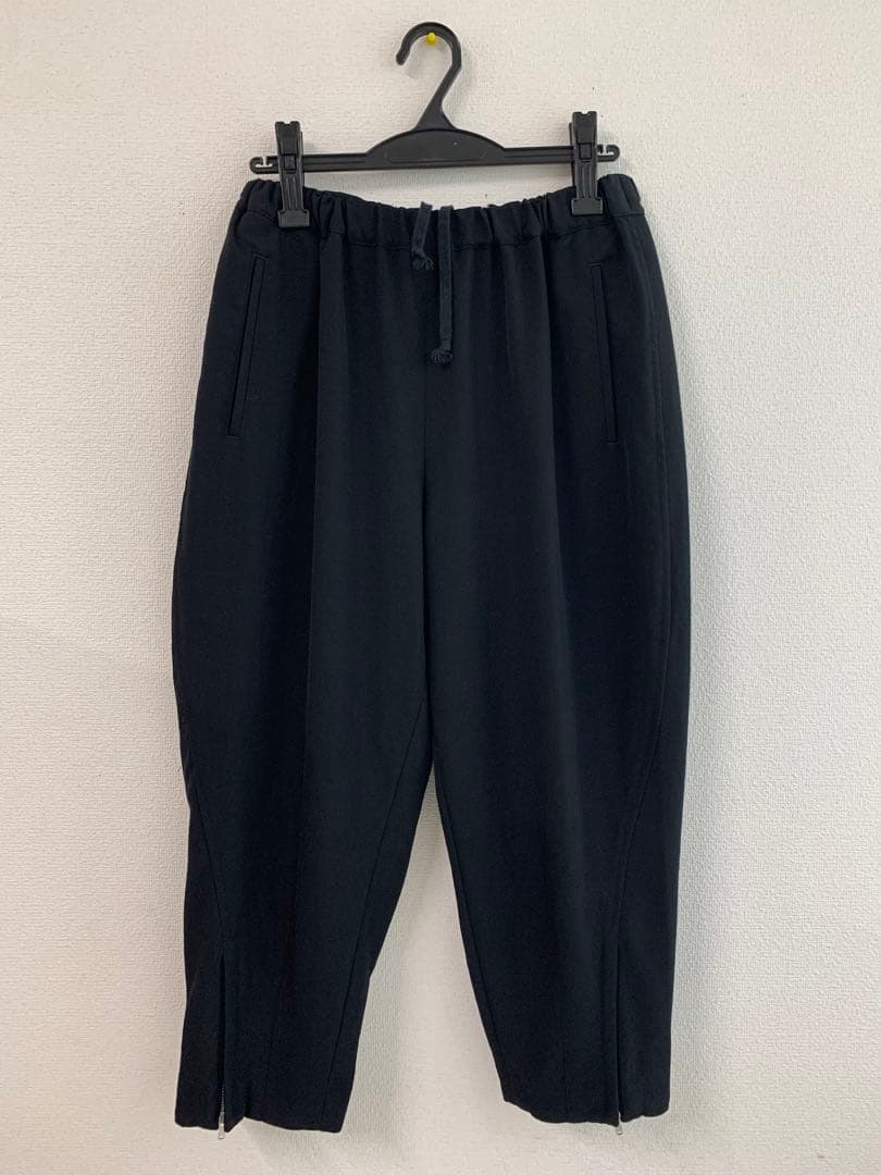 AD2023 コムコム COMME des GARCONS テーパードパンツ　黒