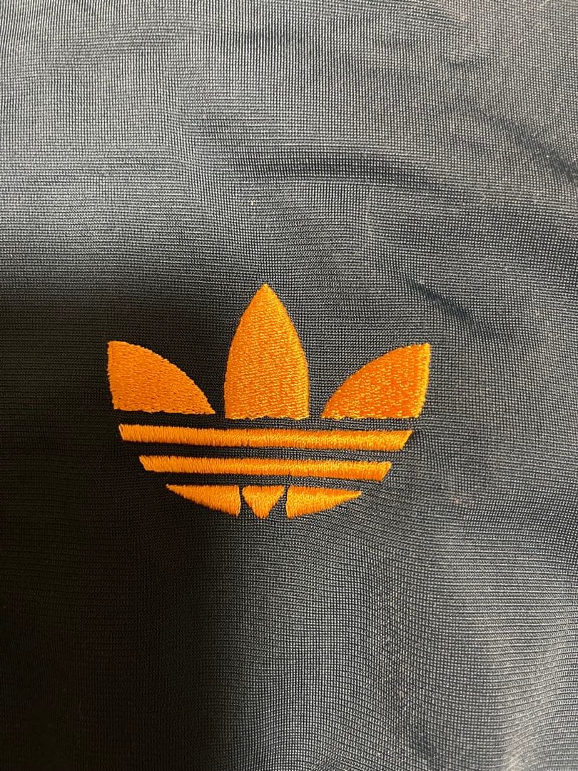 人気 アディダス adidas トラックジャケット 刺繍ロゴ トレフォイル