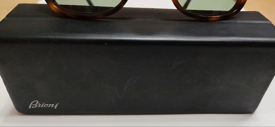 リ*ク様 『定価6万円以上』Brioni ブラウン キャットアイサングラス ケー