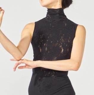 チャコット　ノーソーイングニット　カップ付きハイネックニットトップ