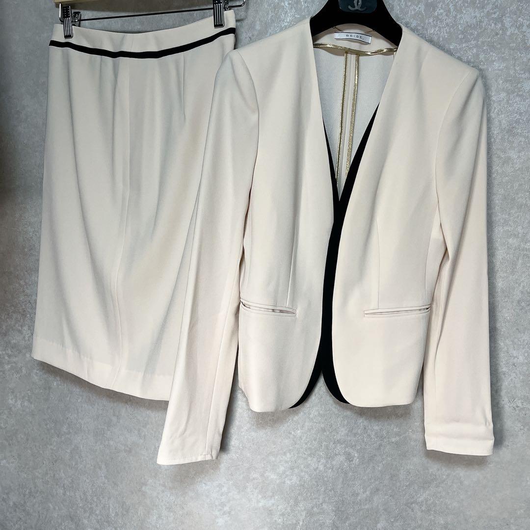 【美品】ベイジ セットアップノーカラー ジャケット CINDY シンディヌード