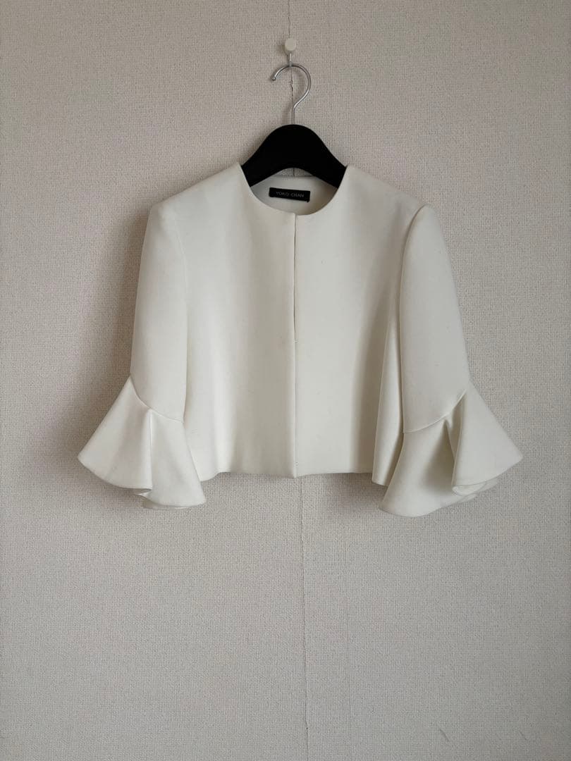 ヨーコチャン ノーカラージャケット　フレアスリーブ　36