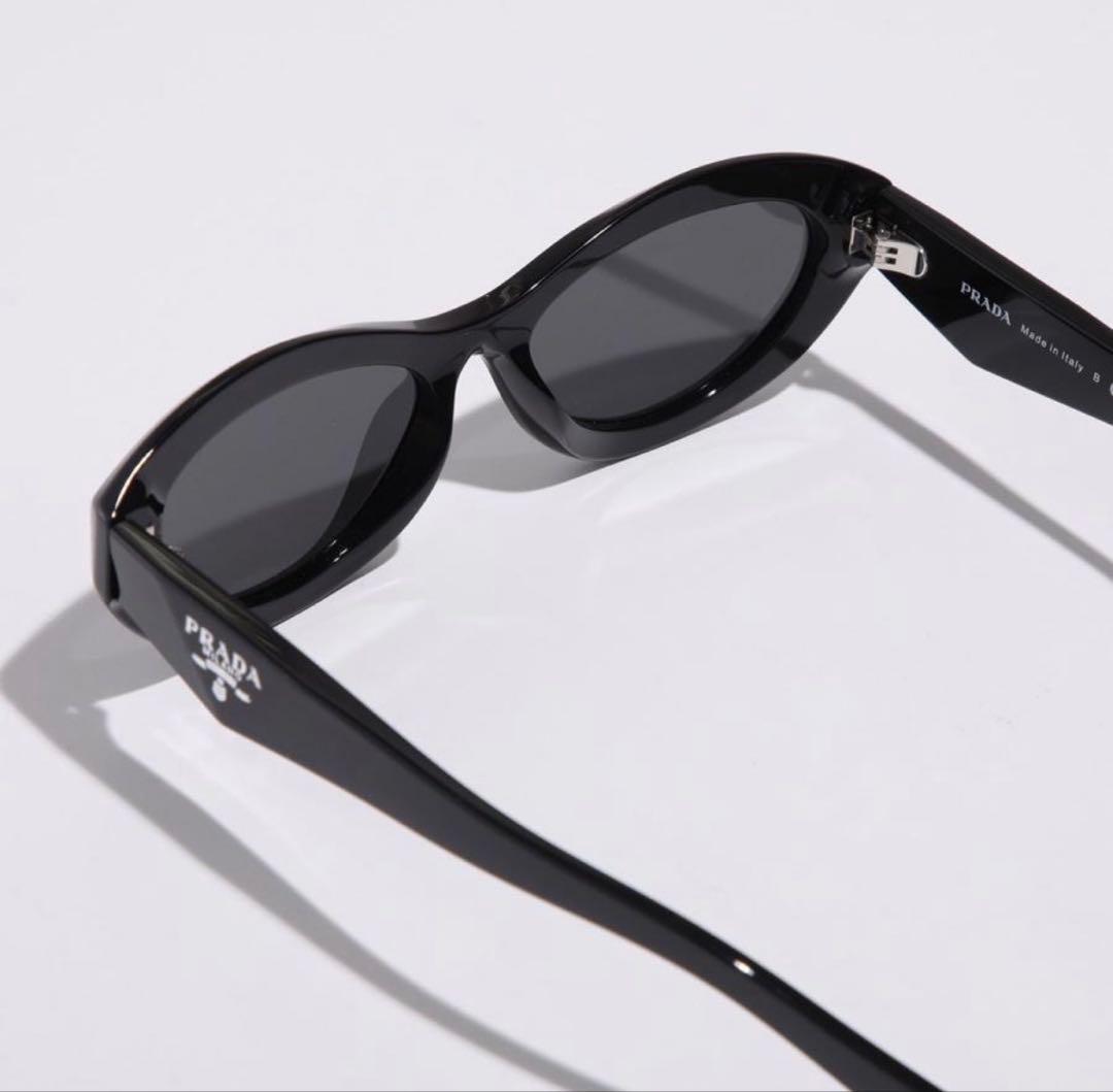 PRADA サングラス　キャットアイ型