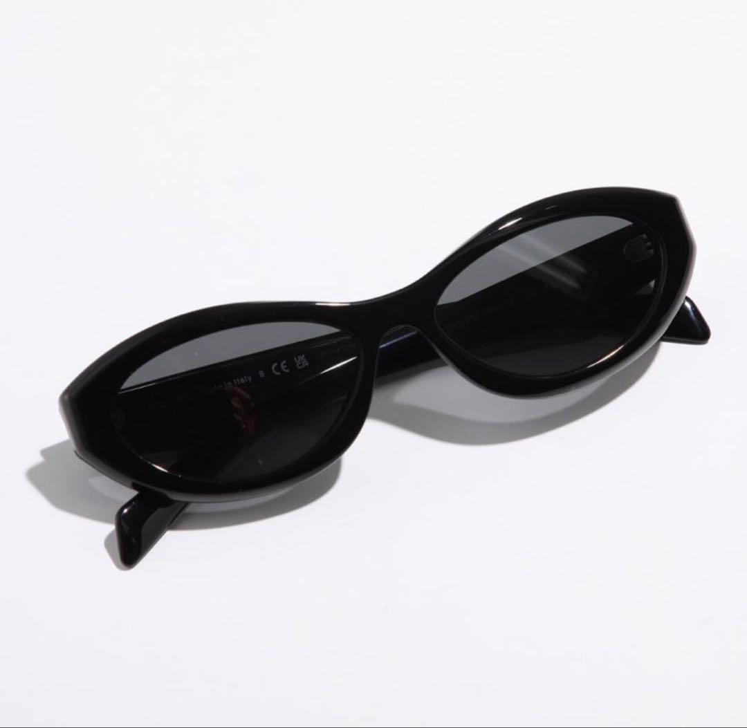 PRADA サングラス　キャットアイ型