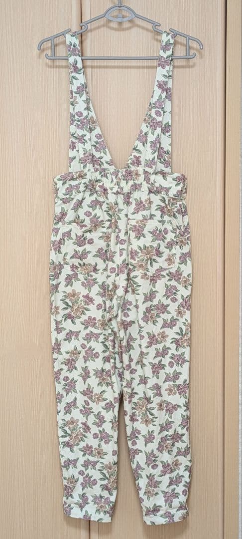 トスタルジッククロージング　フローラル　ロンパース　サロペット