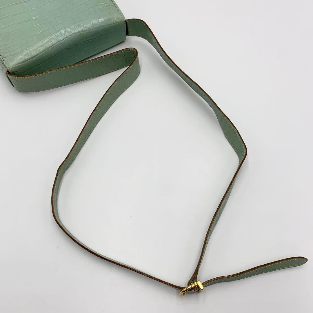 サルヴァトーレ フェラガモ ショルダーバッグ 型押しレザー ライムグリーン