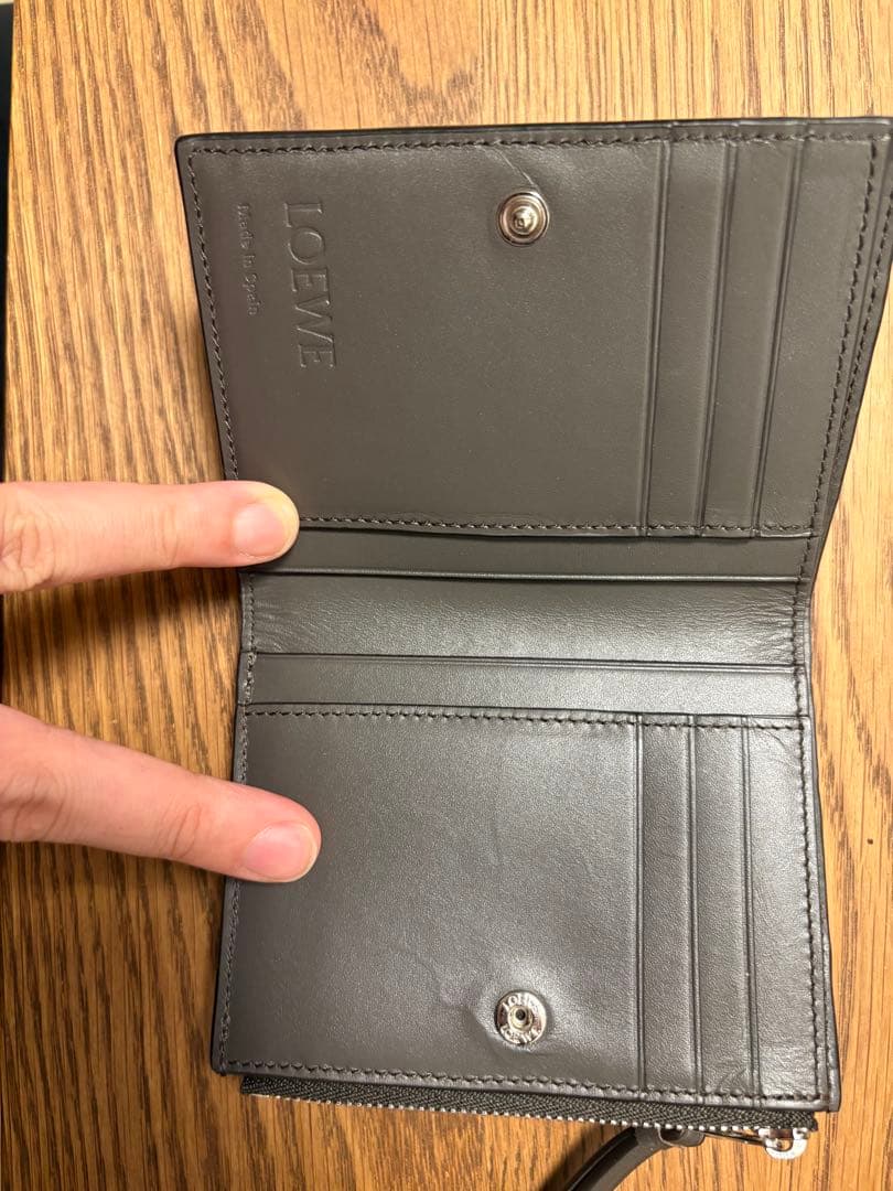 LOEWE グレー 二つ折り財布
