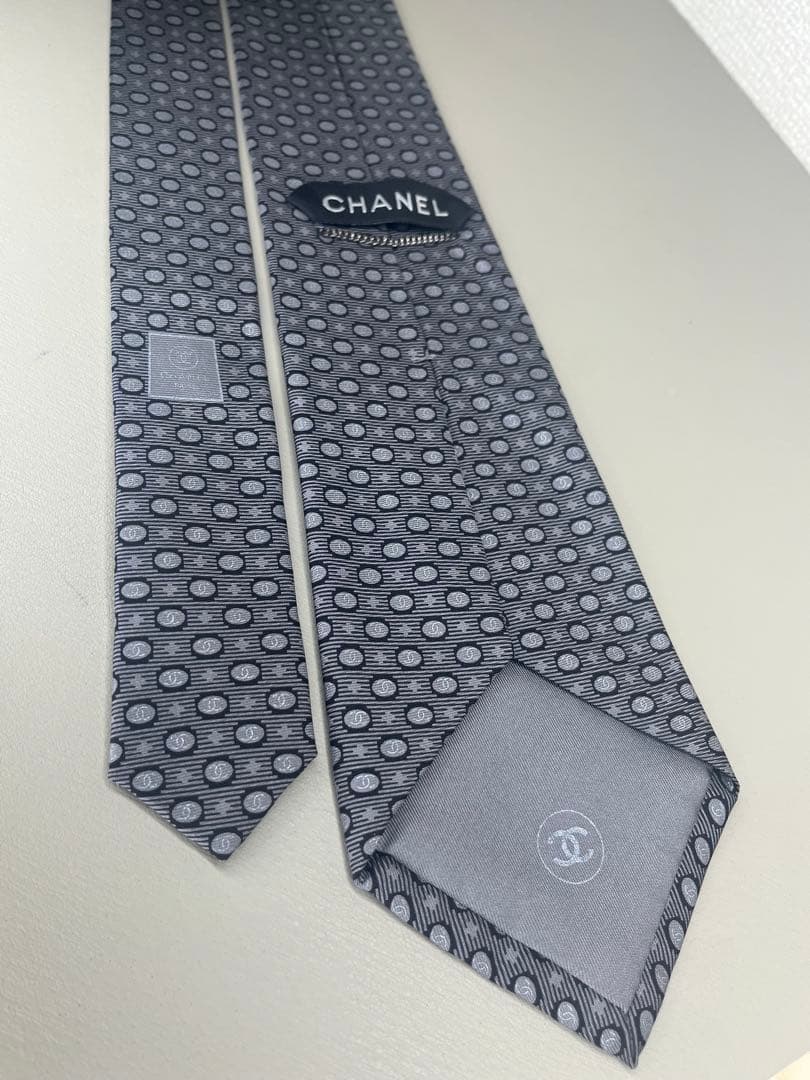 超美品★ CHANEL シャネル　シルク100% ネクタイ　ココマーク　グレー