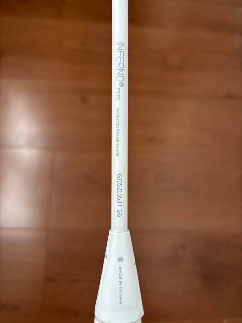 バドミントンラケット PYROFIL INFERNO ホワイト