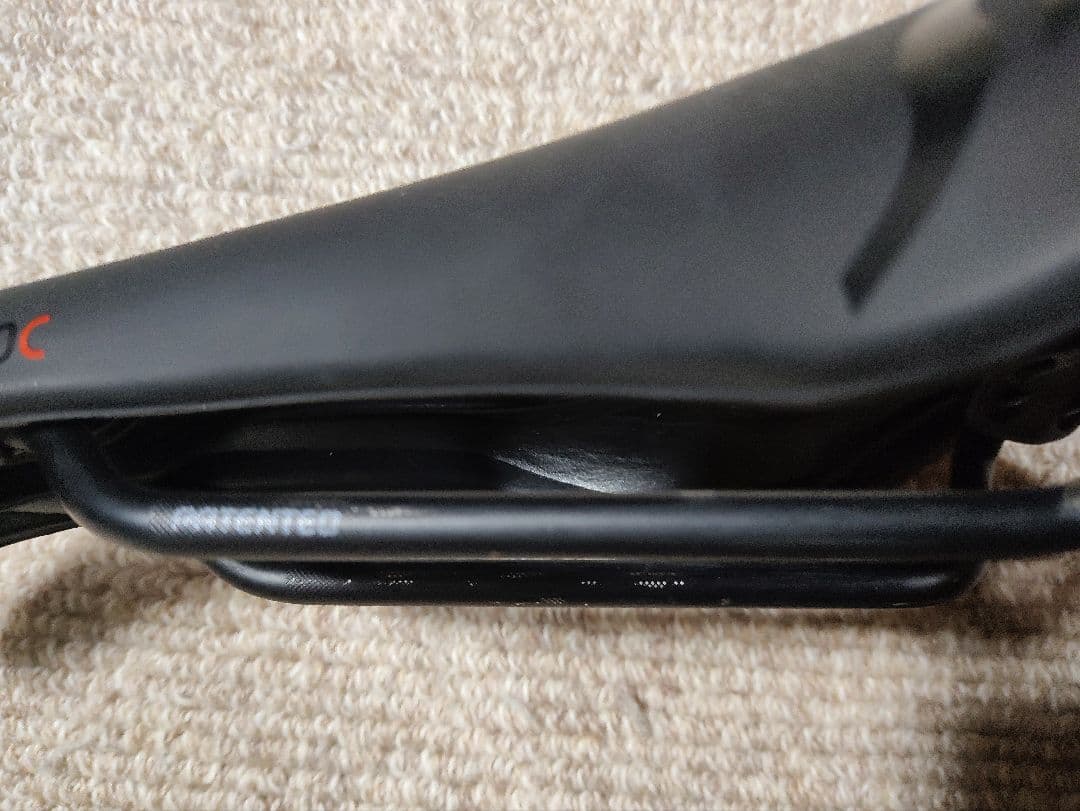SELLE SMP VT20C　サドル