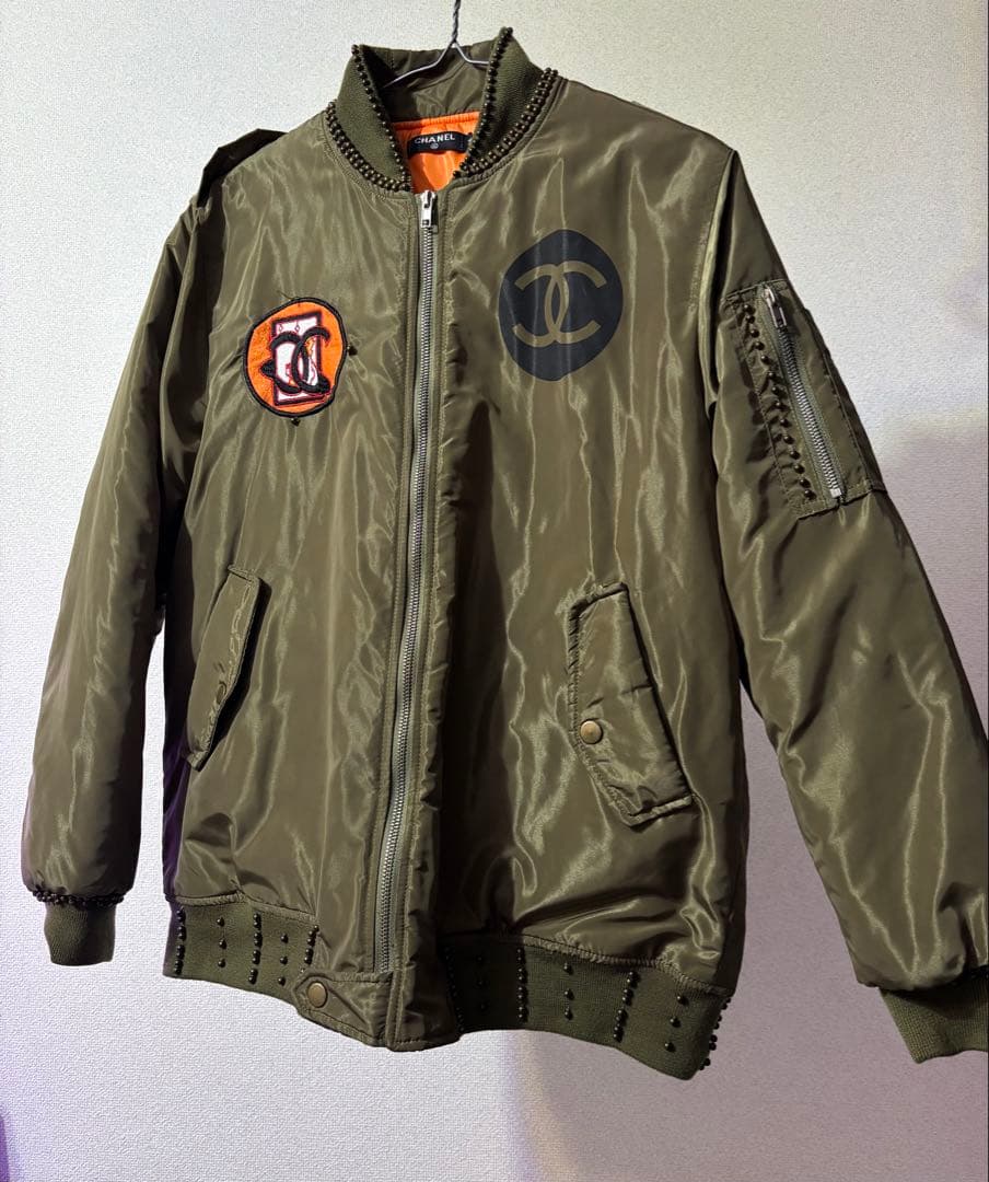 G-DRAGON着用 CHANEL オリーブ MA-1ジャケット