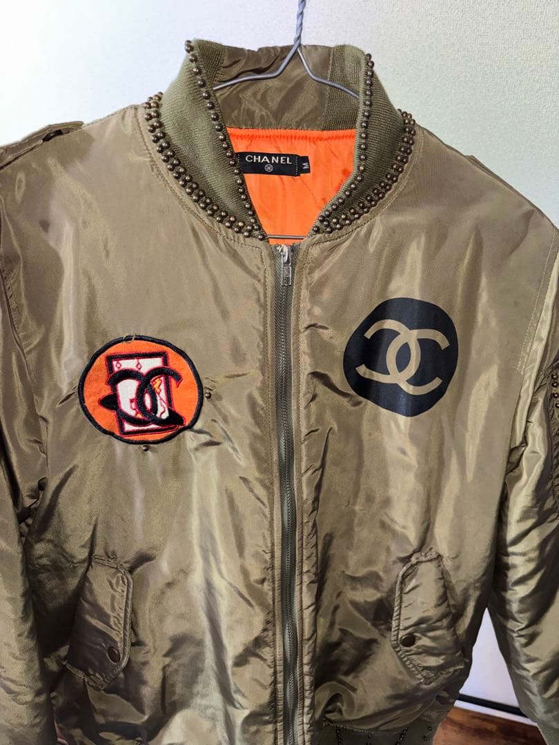 G-DRAGON着用 CHANEL オリーブ MA-1ジャケット