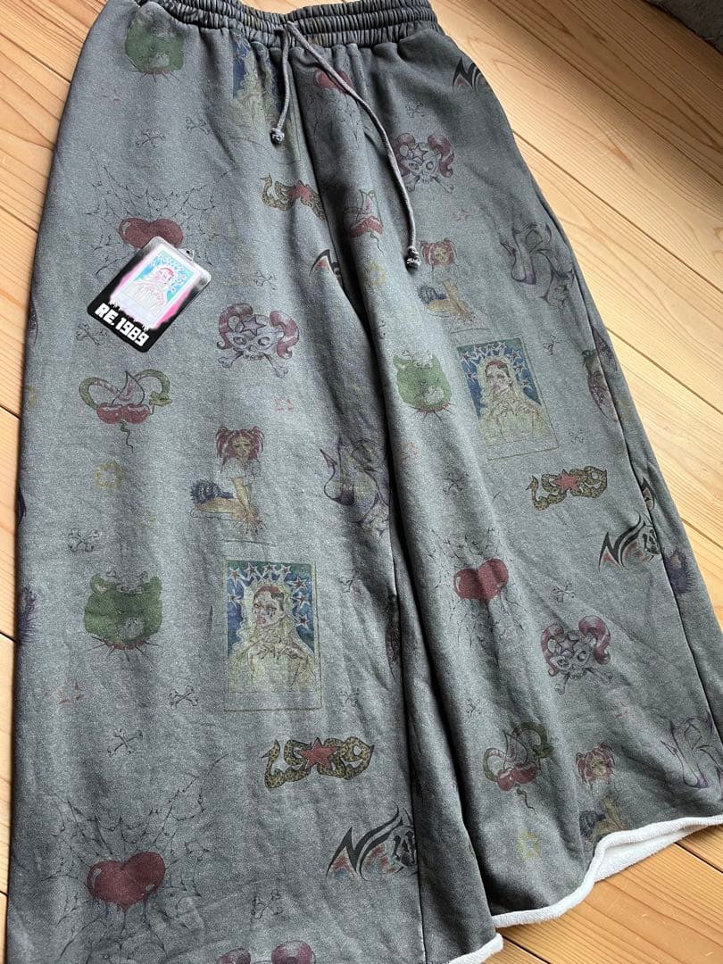 RE. 仲里依紗　セットアップ上下　スミクロ