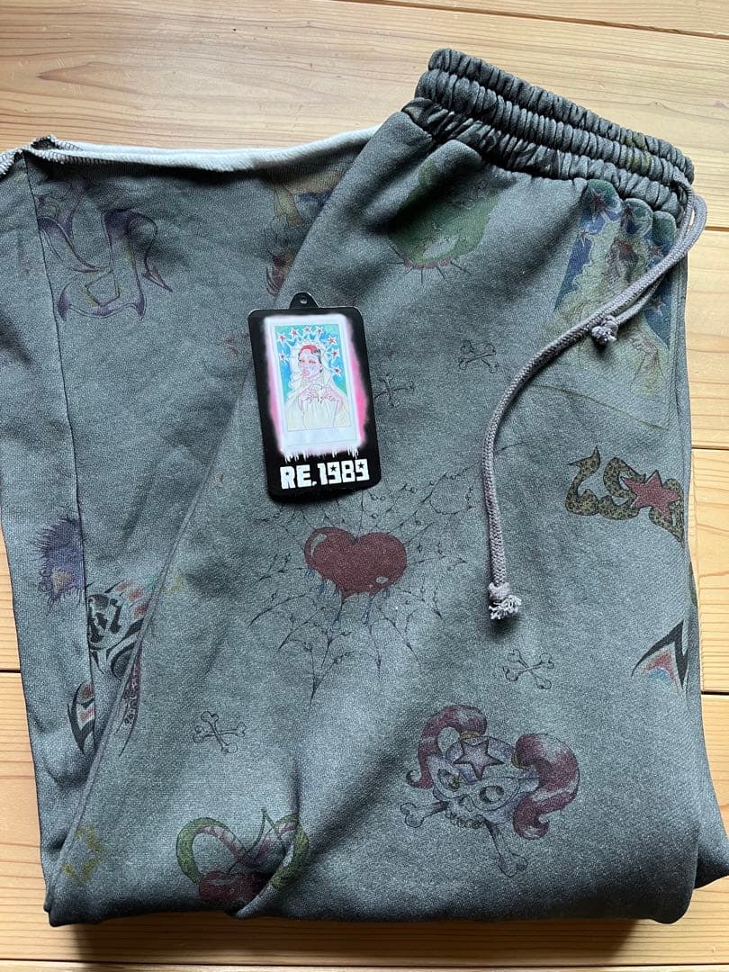 RE. 仲里依紗　セットアップ上下　スミクロ