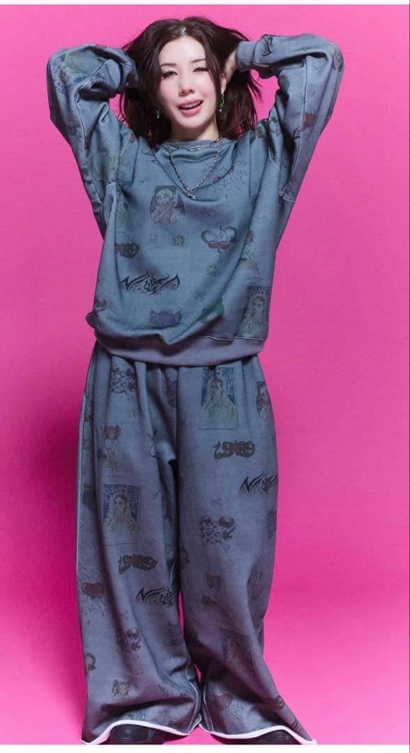 RE. 仲里依紗　セットアップ上下　スミクロ