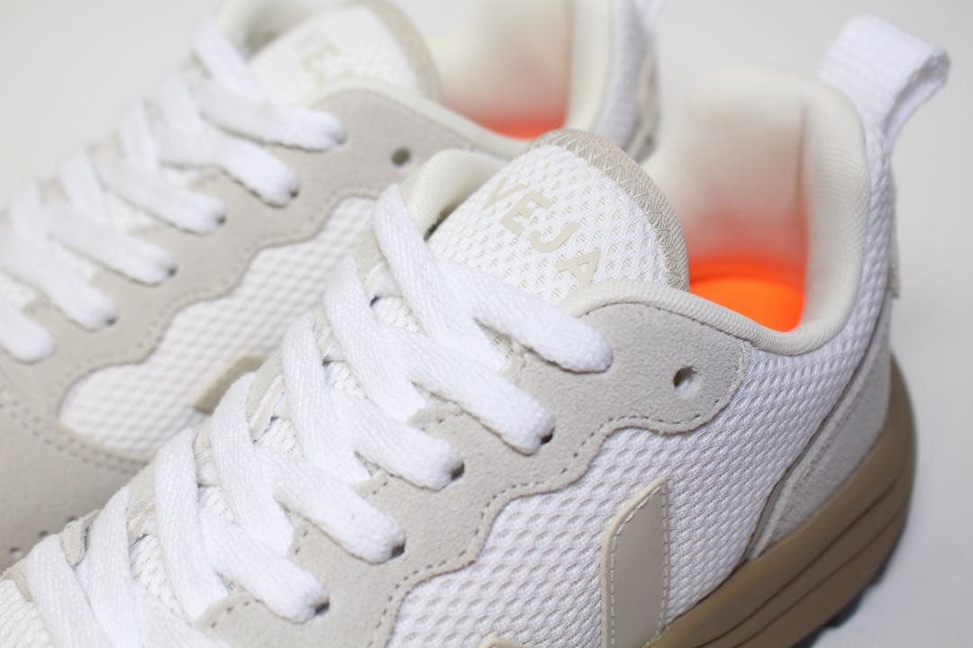 新品 VEJA スニーカー emmi別注 23cm 定価3万 レディース