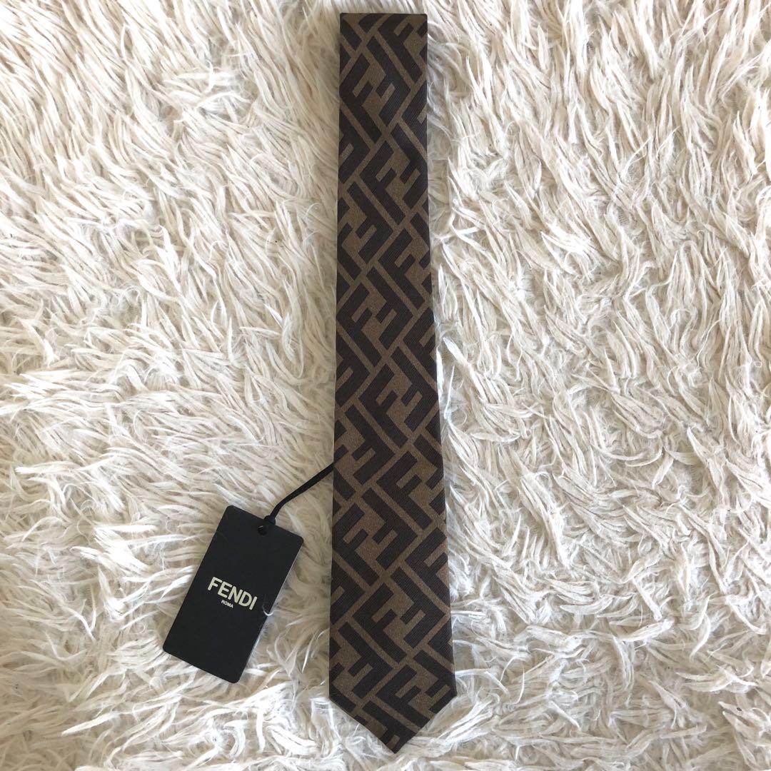 【新品未使用】フェンディ　ナローネクタイ　ズッカ柄　シルク100%