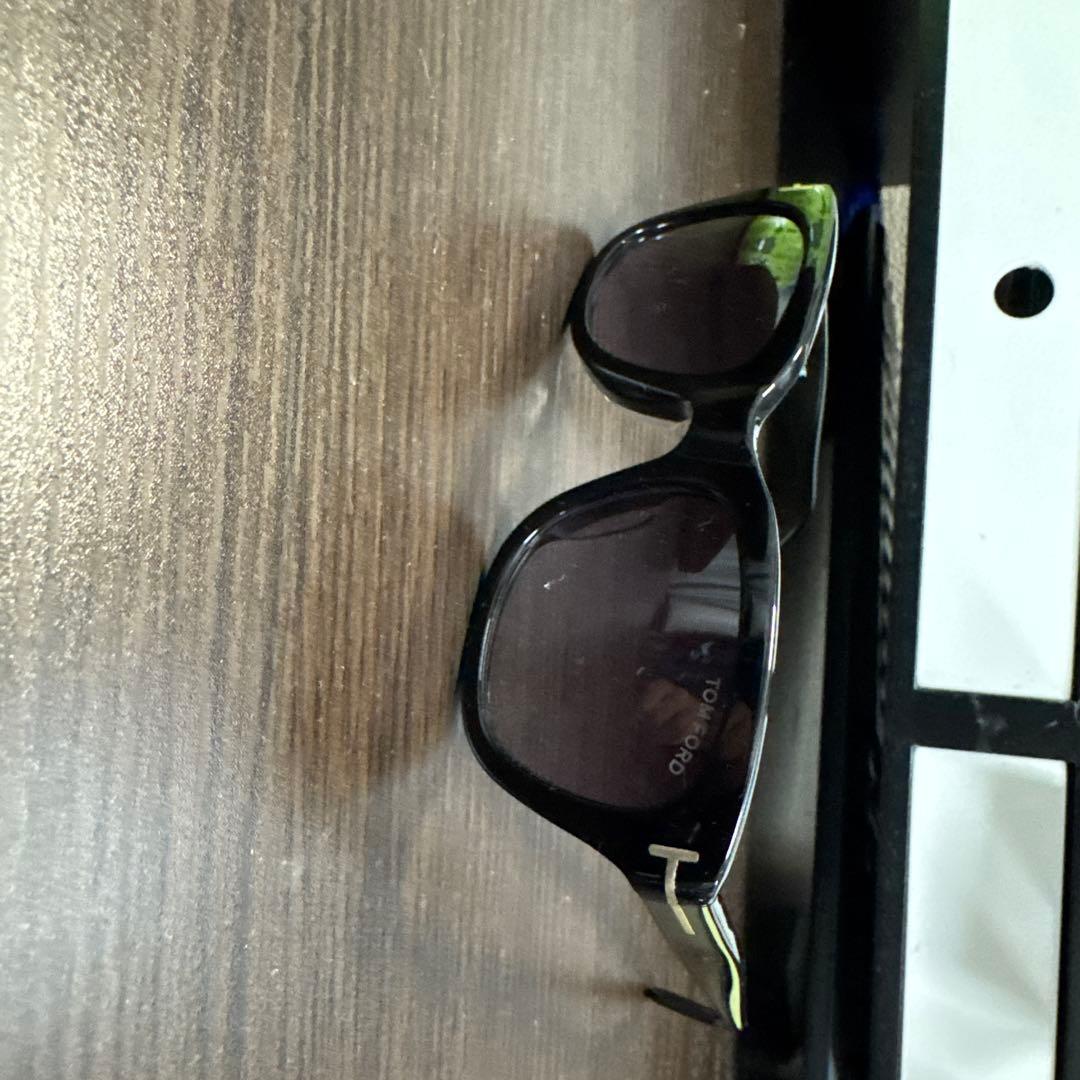 トムフォード　TOM FORD サングラス　ケース付