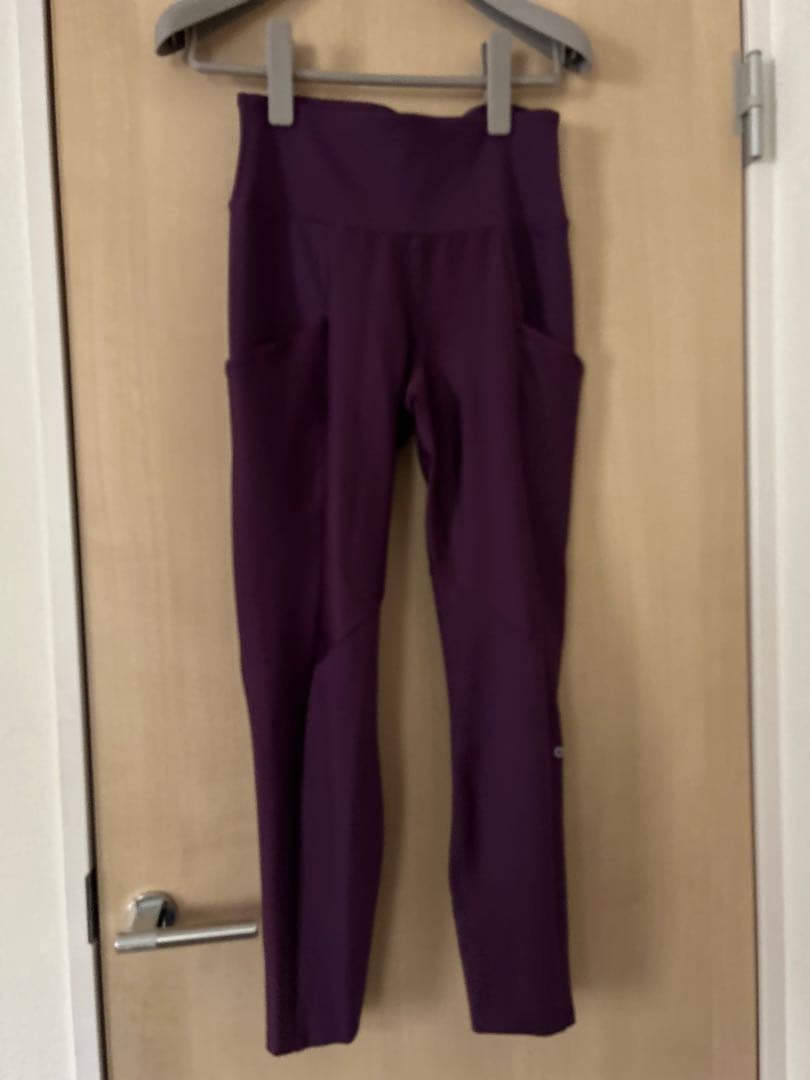 最終値下　alo スポーツブラとレギンスセット 紫　Mサイズ　ヨガウェア