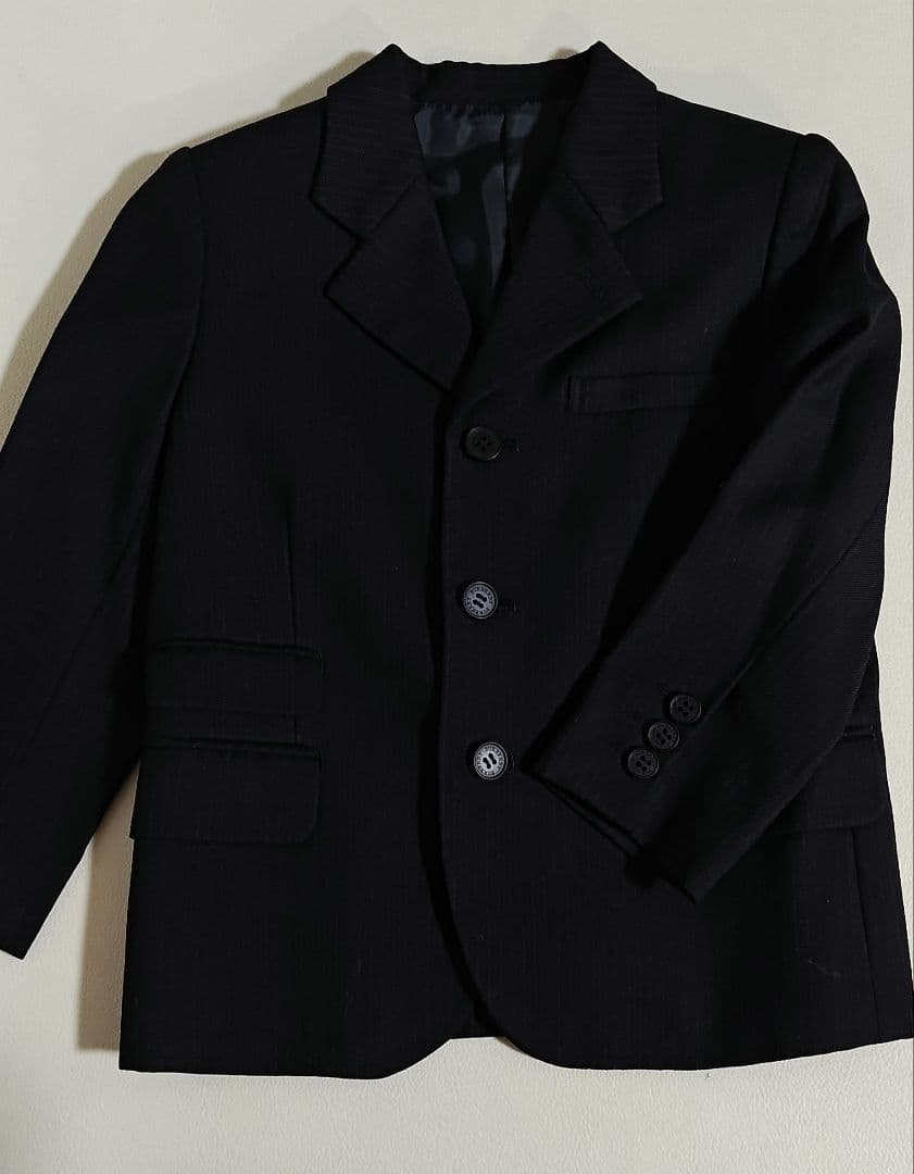 バーバーリー　キッズ ブラックストライプスーツ 110cm