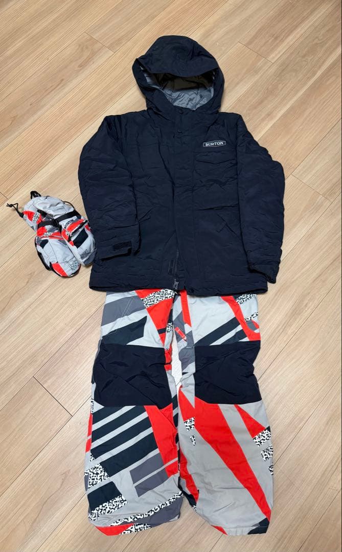 専用　スノーボードウェア　Burton 上下140 グローブインナーセット