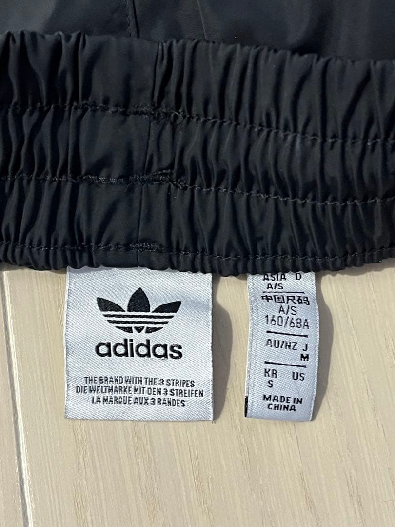 adidas レース トリム スリーストライプス ショーツ ショートパンツ