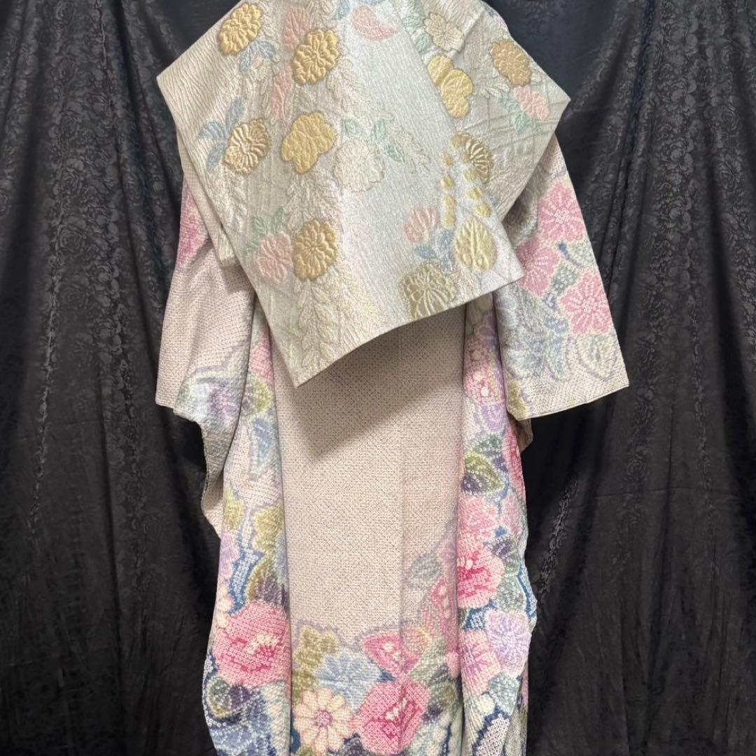 美品　総絞り　本絞り　蝶　灰紫　藤の花　淡色　逸品　フルセット　振袖　振り袖