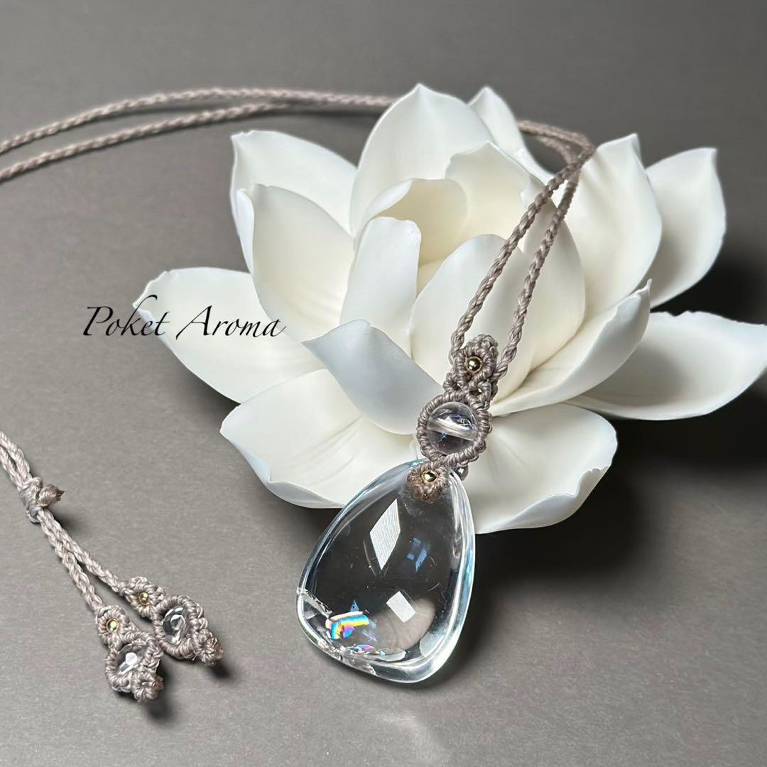 『夢綺』虹入りアイリスクォーツのマクラメペンダントネックレス