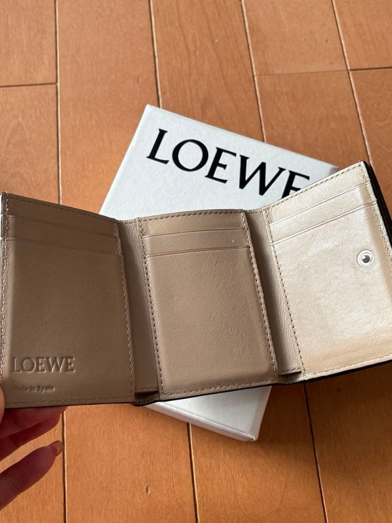 値下げLOEWE ロエベ 三つ折財布トライフォールド ウォレットサンド ベージュ