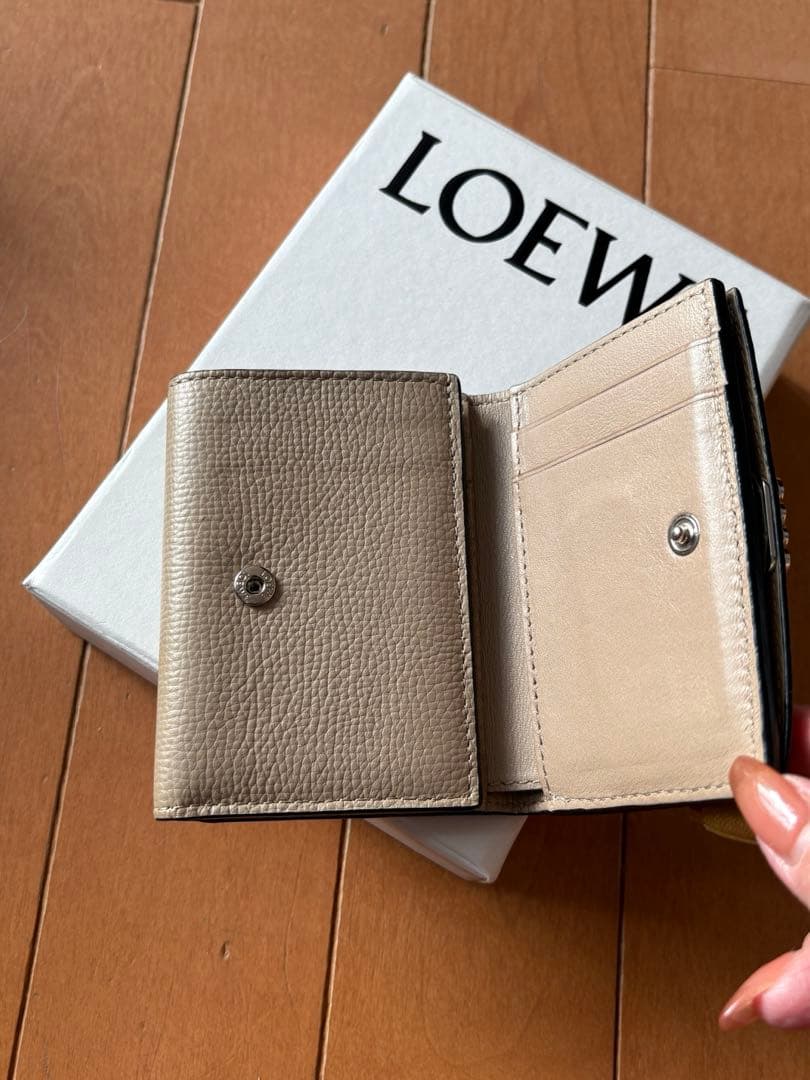 値下げLOEWE ロエベ 三つ折財布トライフォールド ウォレットサンド ベージュ