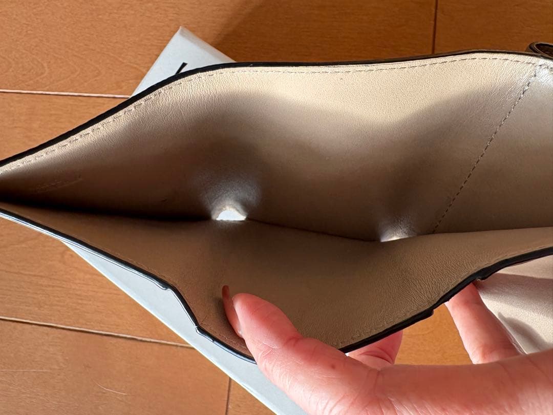 値下げLOEWE ロエベ 三つ折財布トライフォールド ウォレットサンド ベージュ